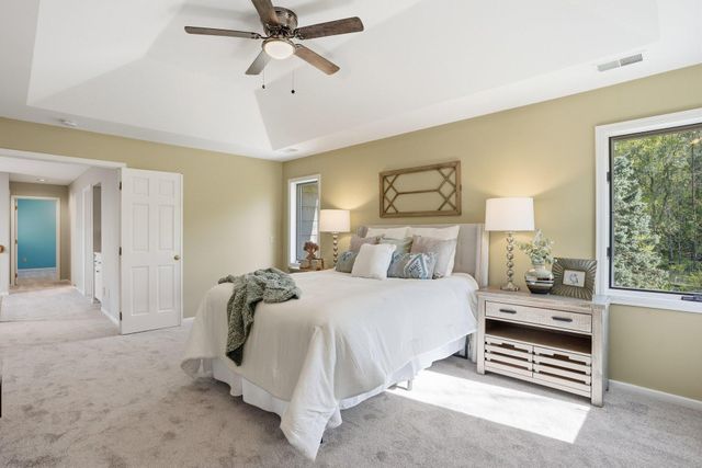 6410 Fox Path, Chanhassen, MN 55317