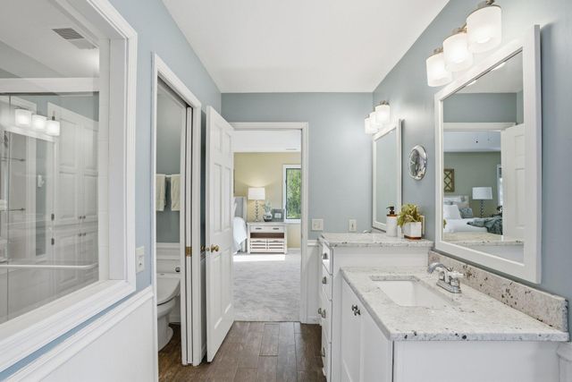 6410 Fox Path, Chanhassen, MN 55317
