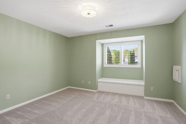 6410 Fox Path, Chanhassen, MN 55317