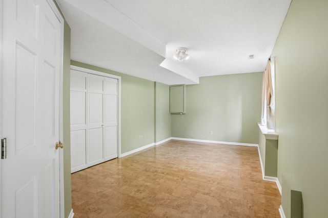 6410 Fox Path, Chanhassen, MN 55317