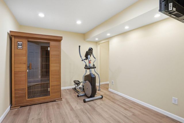 6410 Fox Path, Chanhassen, MN 55317