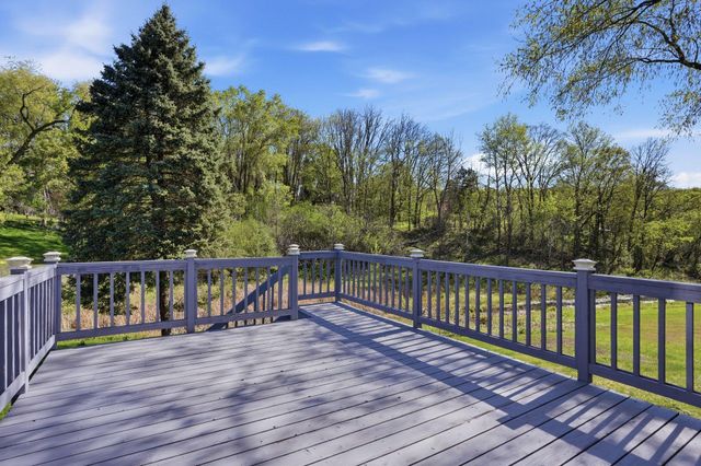 6410 Fox Path, Chanhassen, MN 55317