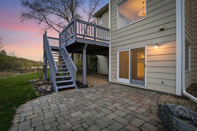 6410 Fox Path, Chanhassen, MN 55317