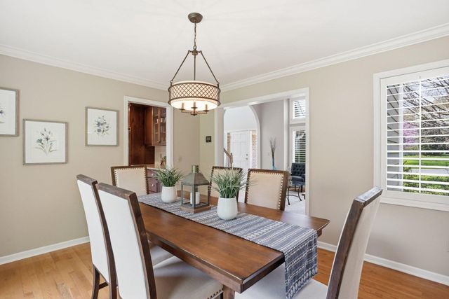 6410 Fox Path, Chanhassen, MN 55317