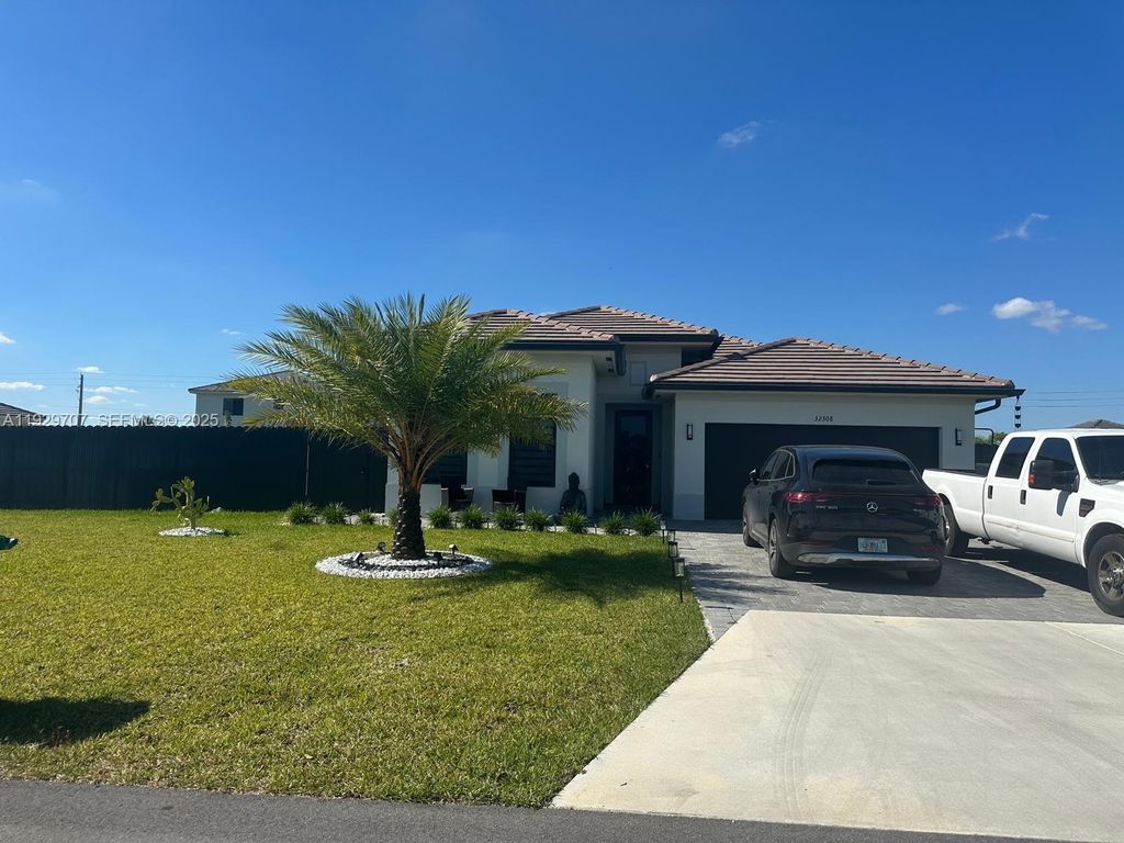 32308 SW 196th Ave, Homestead, FL 33030