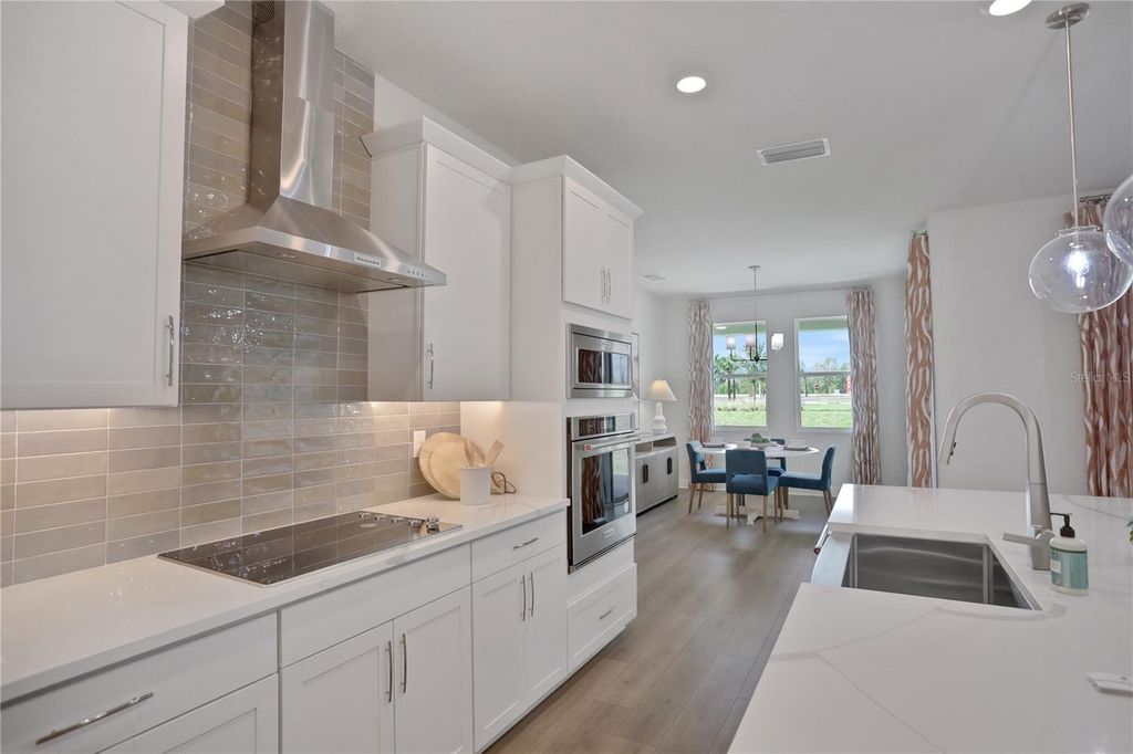 Image 20 of property listing at 17453 VALLEYWOOD PARKWAY, Land O Lakes, FL 34638