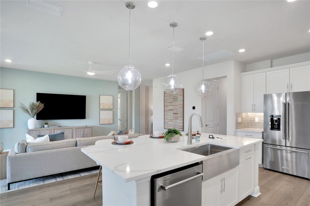 Image 22 of property listing at 17453 VALLEYWOOD PARKWAY, Land O Lakes, FL 34638