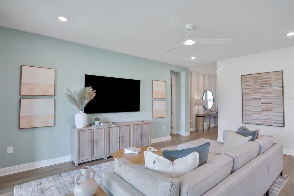 Image 23 of property listing at 17453 VALLEYWOOD PARKWAY, Land O Lakes, FL 34638