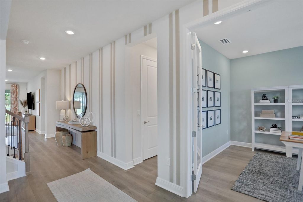 Image 8 of property listing at 17453 VALLEYWOOD PARKWAY, Land O Lakes, FL 34638