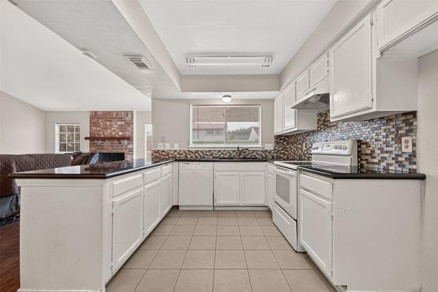 16707 Running Quail Court, Houston, TX 77489