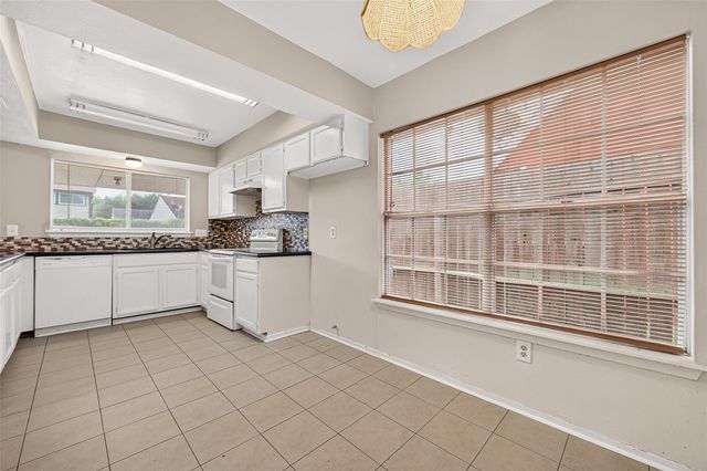 16707 Running Quail Court, Houston, TX 77489