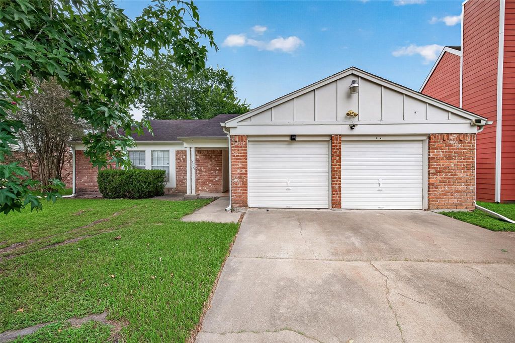 16707 Running Quail Court, Houston, TX 77489