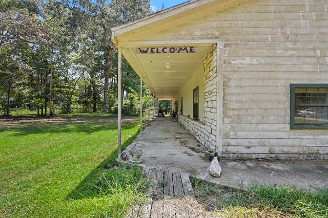 692 County Road 3371, Cleveland, TX 77327