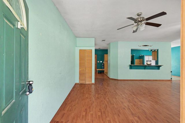 692 County Road 3371, Cleveland, TX 77327