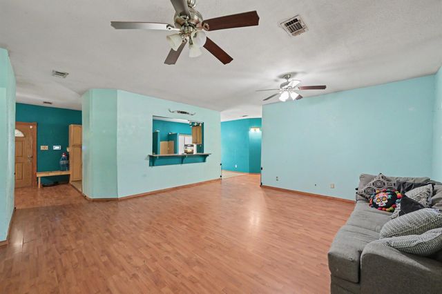 692 County Road 3371, Cleveland, TX 77327