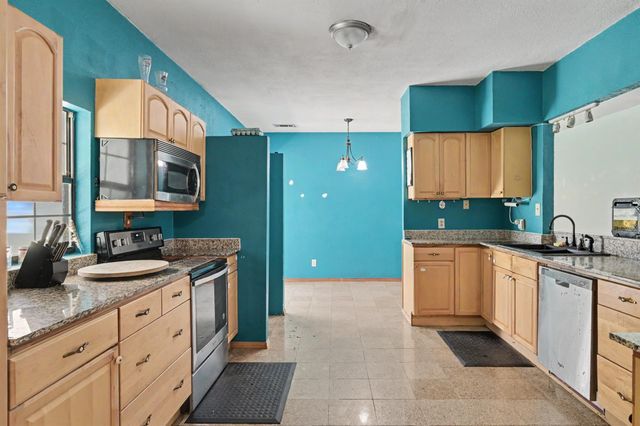 692 County Road 3371, Cleveland, TX 77327