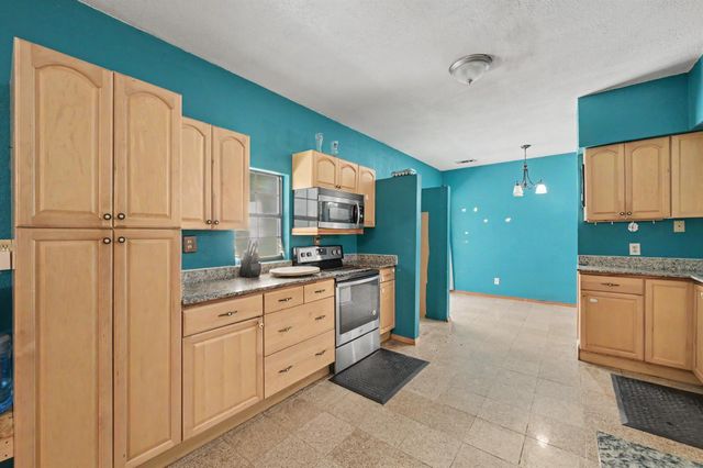 692 County Road 3371, Cleveland, TX 77327
