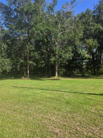 692 County Road 3371, Cleveland, TX 77327