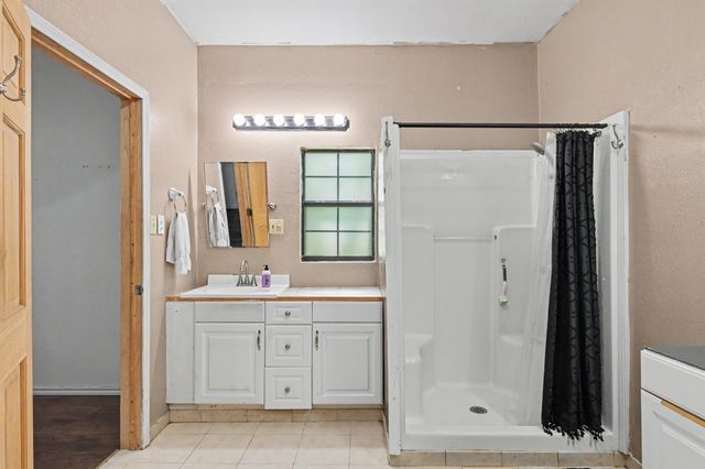 692 County Road 3371, Cleveland, TX 77327