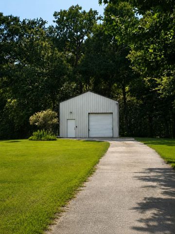 692 County Road 3371, Cleveland, TX 77327