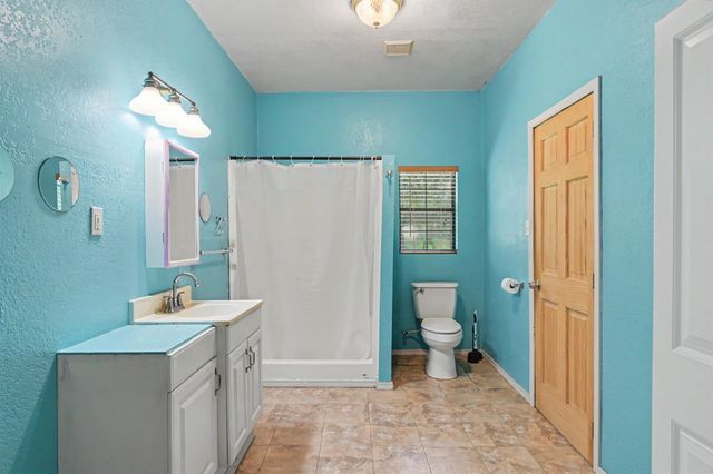 692 County Road 3371, Cleveland, TX 77327