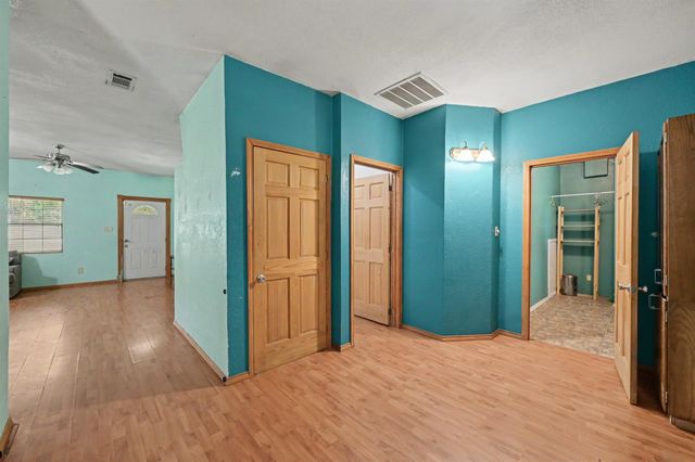692 County Road 3371, Cleveland, TX 77327