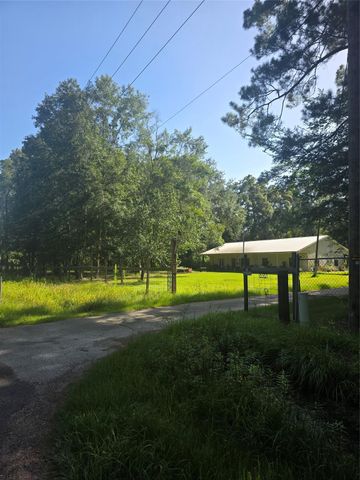 692 County Road 3371, Cleveland, TX 77327