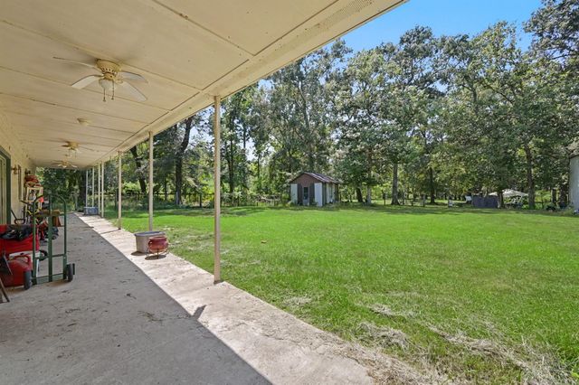 692 County Road 3371, Cleveland, TX 77327