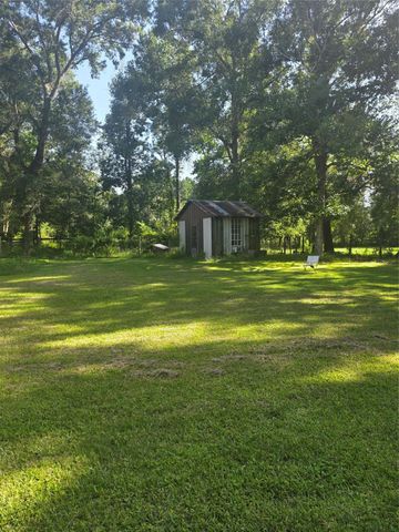 692 County Road 3371, Cleveland, TX 77327