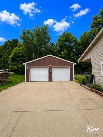 18 Grand Avenue, Niles, MI 49120