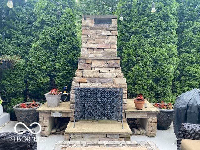 7610 Bishops Green, Zionsville, IN 46077