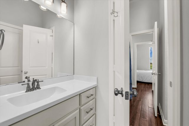 421 Northridge Circle, West, TX 76691