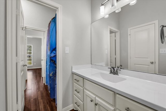 421 Northridge Circle, West, TX 76691