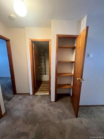 5 New Paltz Rd B, Lloyd, NY 12528