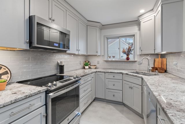 224 Locust Hill, Shelburne, VT 05482