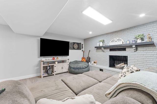11772 State Hwy 176, Walnut Shade, MO 65771