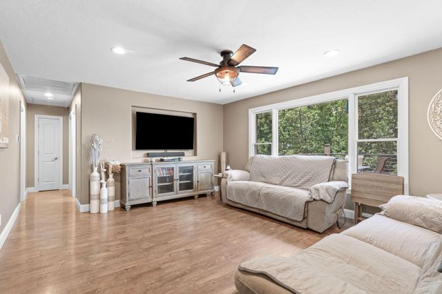 11772 State Hwy 176, Walnut Shade, MO 65771