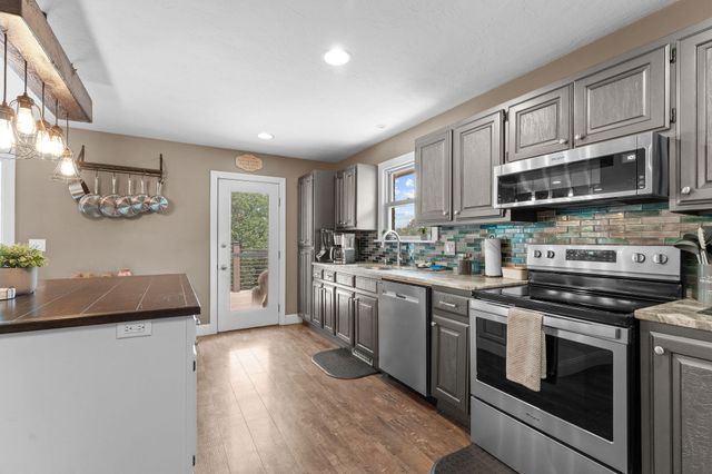 11772 State Hwy 176, Walnut Shade, MO 65771