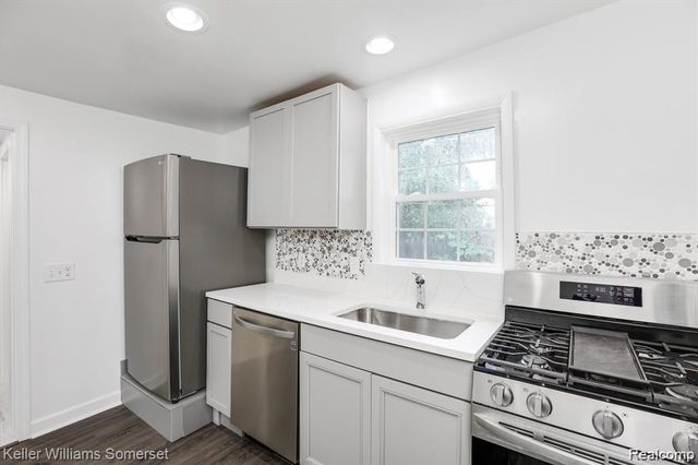 22463 Donald Avenue, Eastpointe, MI 48021