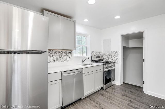 22463 Donald Avenue, Eastpointe, MI 48021