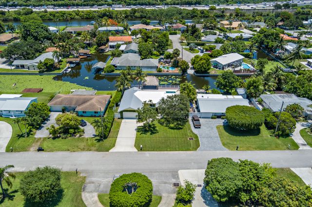 1140 Lake Clarke Drive, West Palm Beach, FL 33406