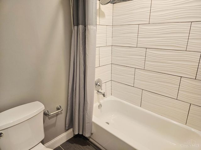 579 W Kemper Road, Springdale, OH 45246