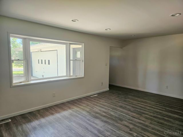 579 W Kemper Road, Springdale, OH 45246