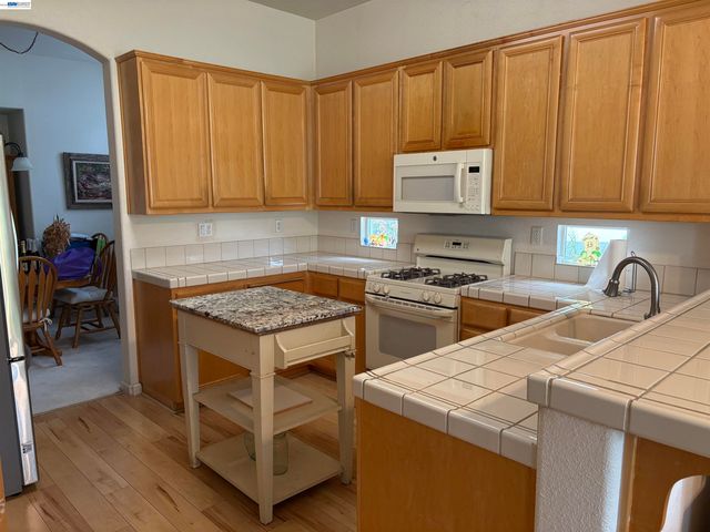 395 Grenadier Way, Brentwood, CA 94513