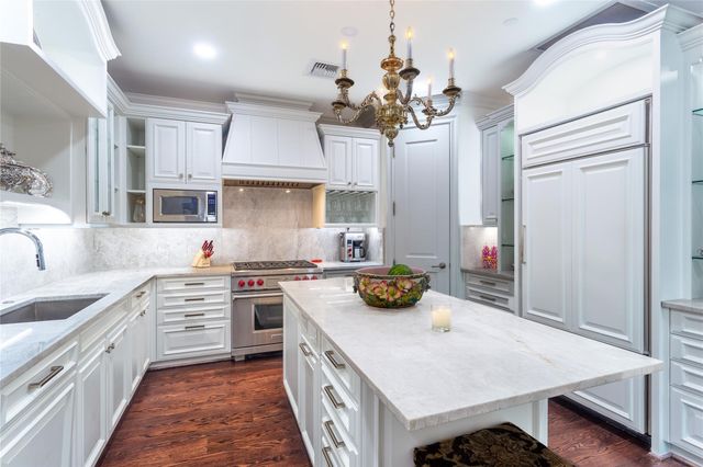 2525 N PEARL Street 1004, Dallas, TX 75201