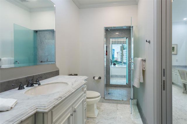 2525 N PEARL Street 1004, Dallas, TX 75201