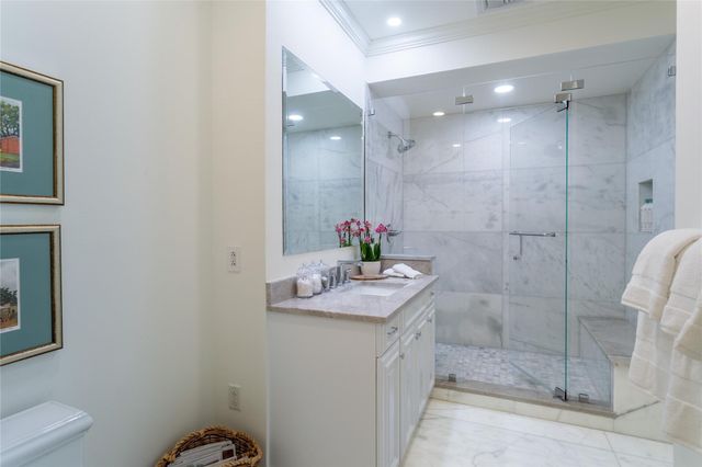 2525 N PEARL Street 1004, Dallas, TX 75201