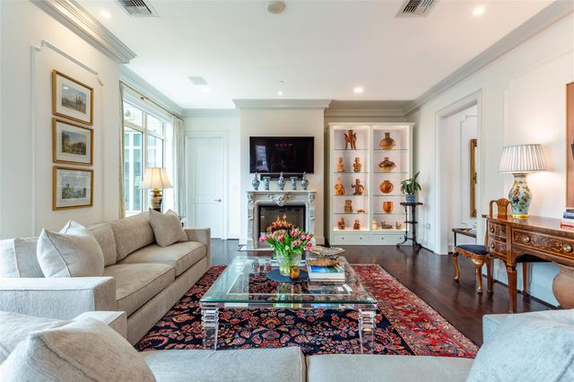 2525 N PEARL Street 1004, Dallas, TX 75201