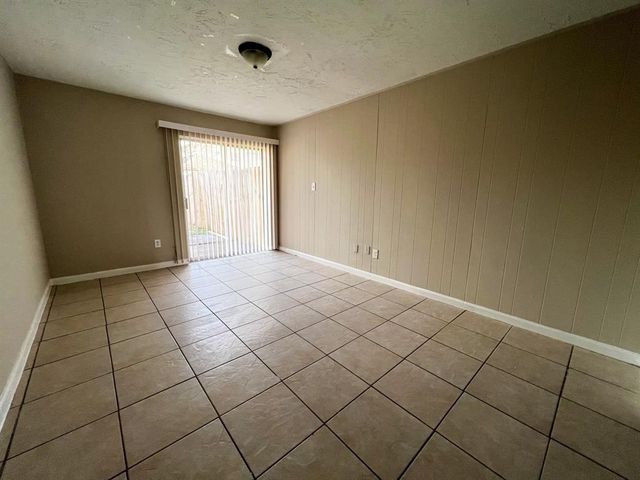 6736 W Fuqua Drive, Missouri City, TX 77489