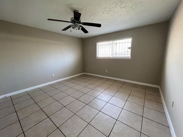 6736 W Fuqua Drive, Missouri City, TX 77489